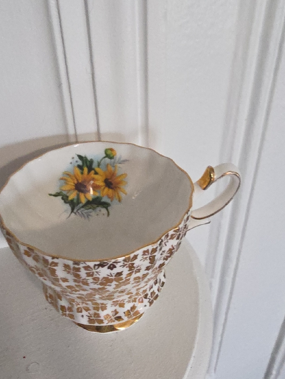 vintage Queen Anne bone china tea cup and saucer set featuring a gold chintz - Picture 4 of 7